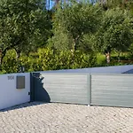 Encosta Da Camarinha בית נופש